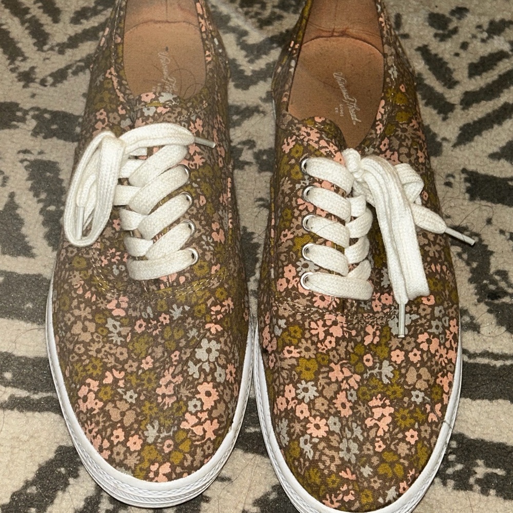 Universal Thread Floral Lace-Up Sneakers - Olive and Peach